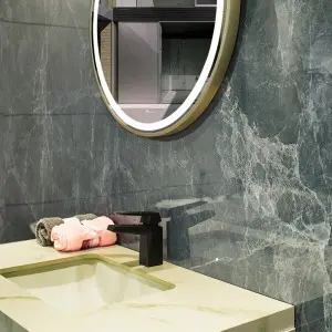 Aluminum frame smart mirror